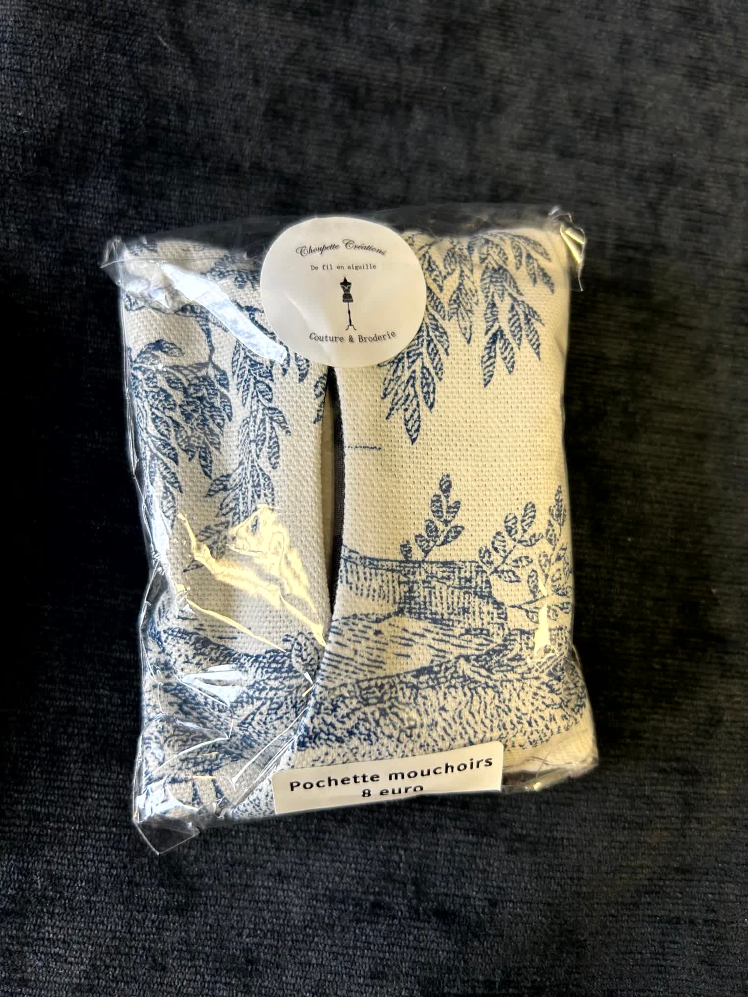 Pochette mouchoirs